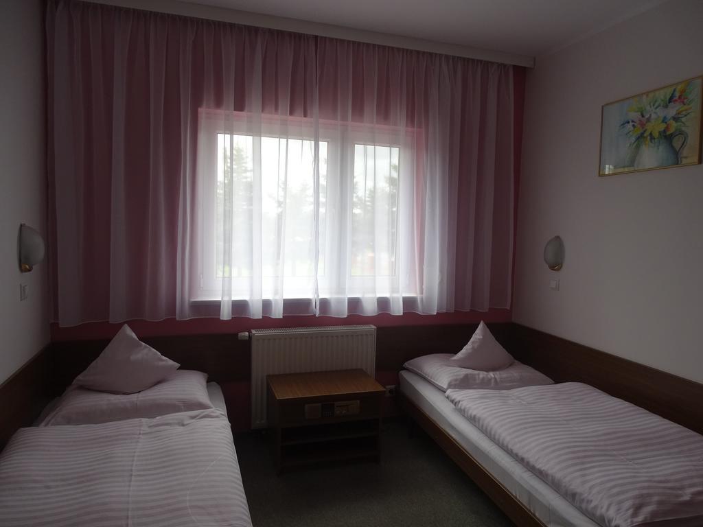 Motel 2000 Stęszew Eksteriør billede