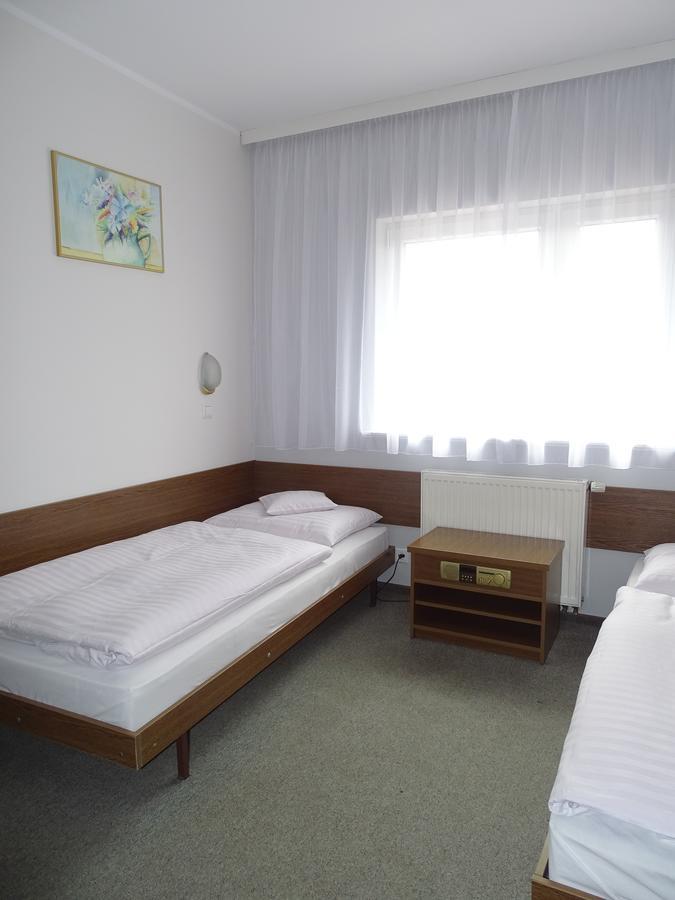 Motel 2000 Stęszew Eksteriør billede