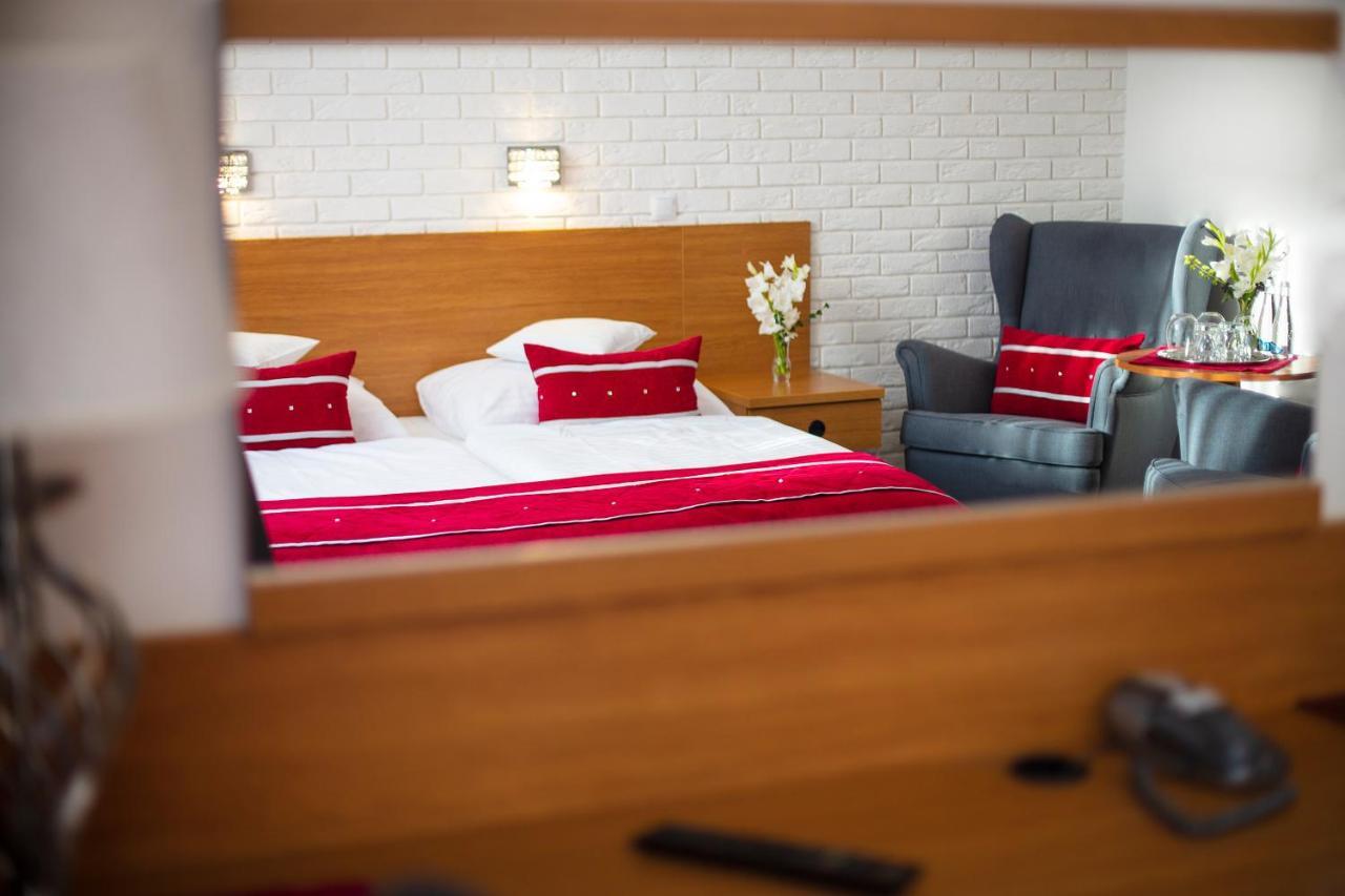 Motel 2000 Stęszew Eksteriør billede