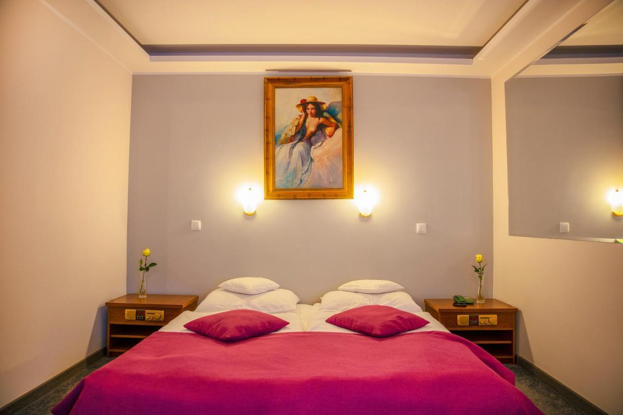 Motel 2000 Stęszew Eksteriør billede