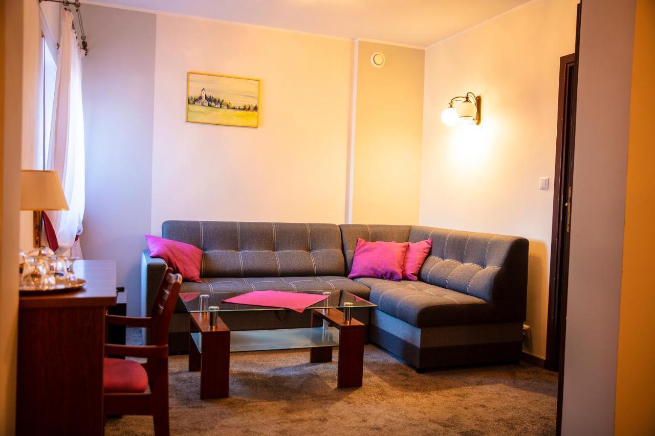 Motel 2000 Stęszew Eksteriør billede